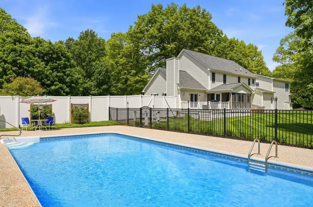 6 Klara Drive Merrimack NH 03054