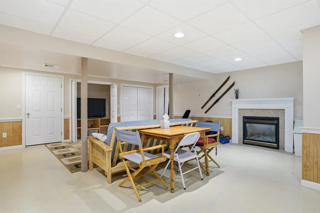 6 Klara Drive Merrimack NH 03054
