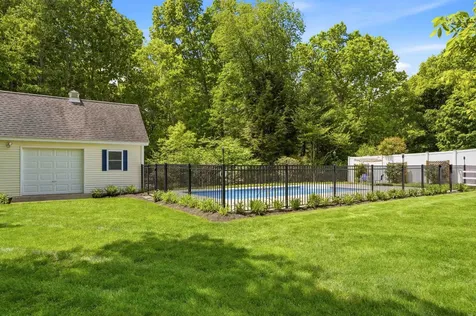 6 Klara Drive Merrimack NH 03054