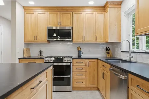 6 Klara Drive Merrimack NH 03054