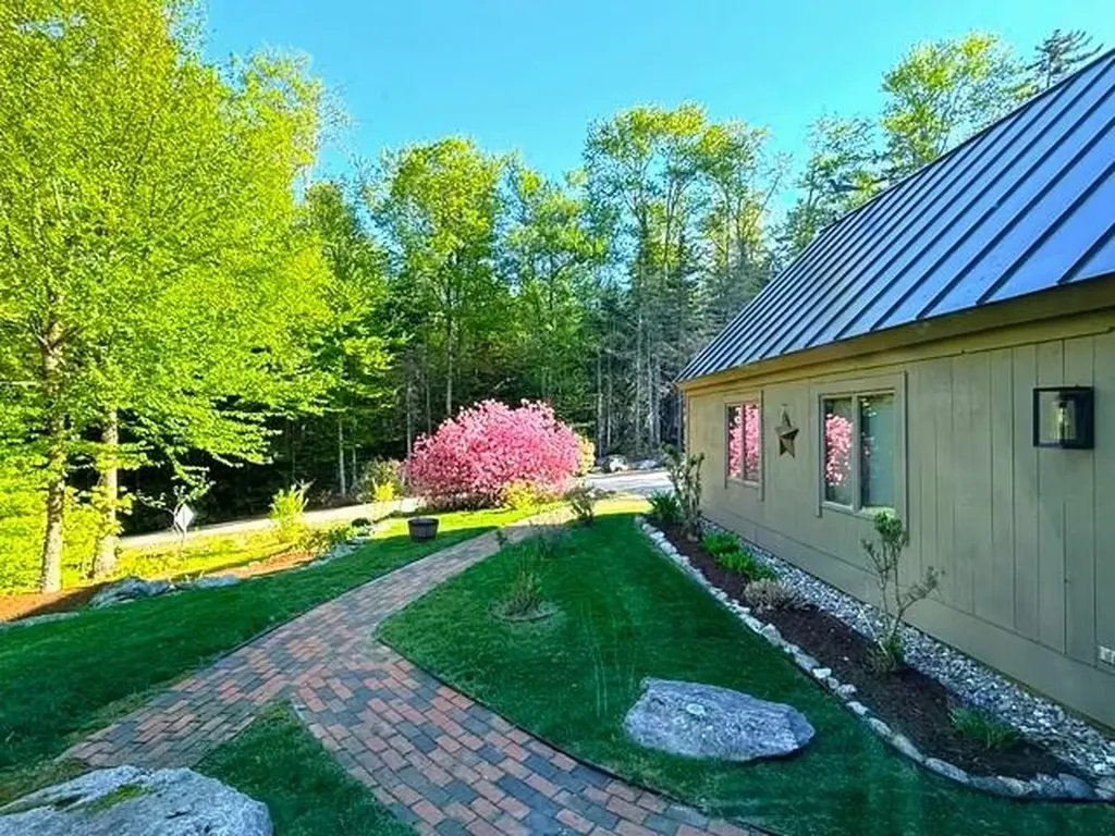 28 Wildwood Drive Grantham NH 03753