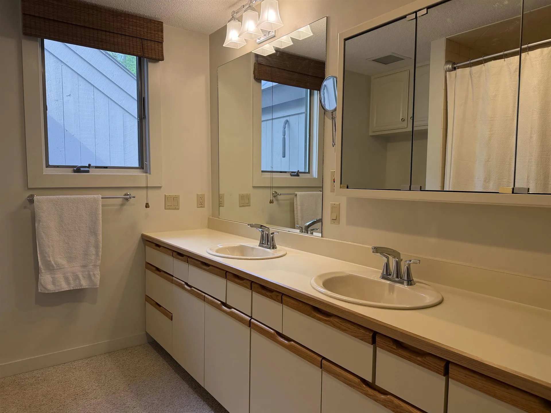 28 Wildwood Drive Grantham NH 03753
