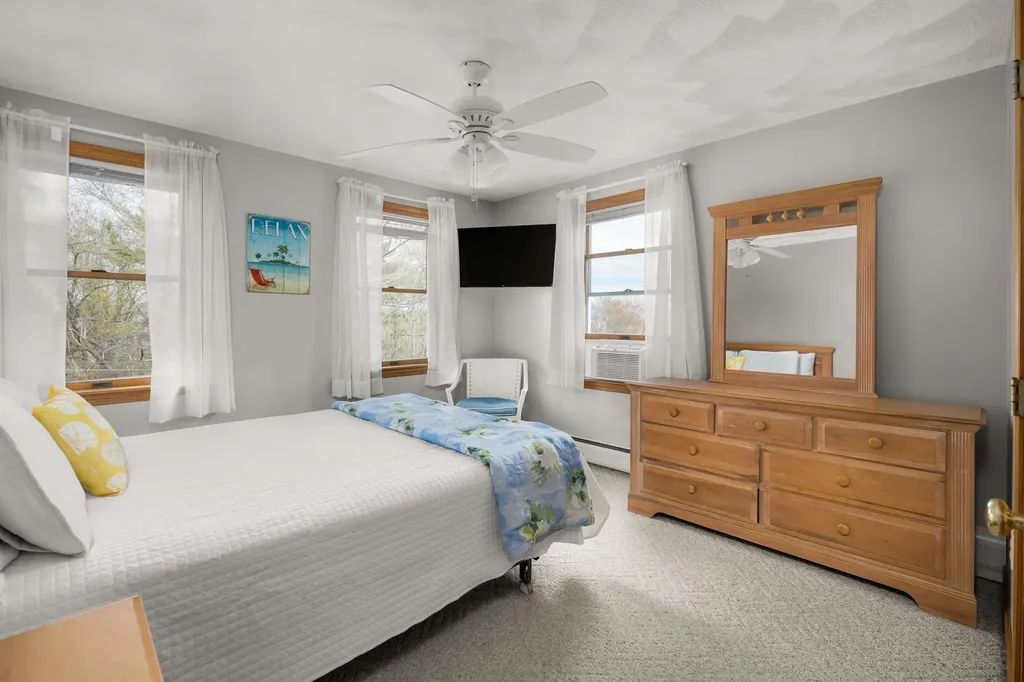 31 Highland Avenue York ME 03909