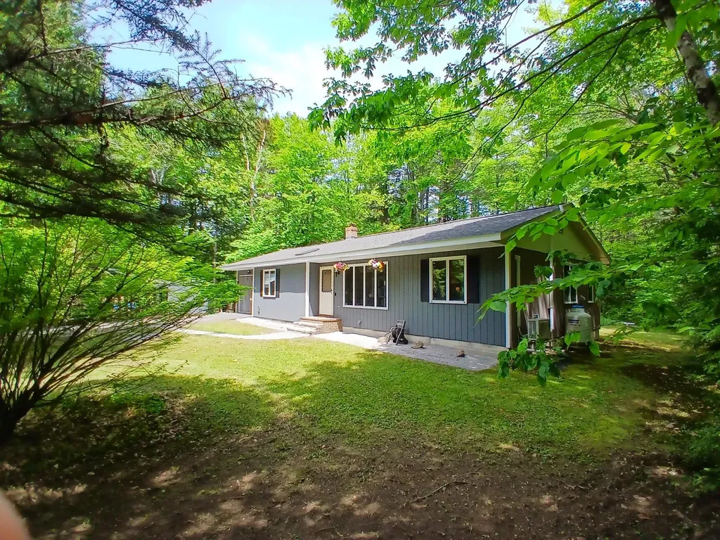 67 South Brook Circle Newbury NH 03255