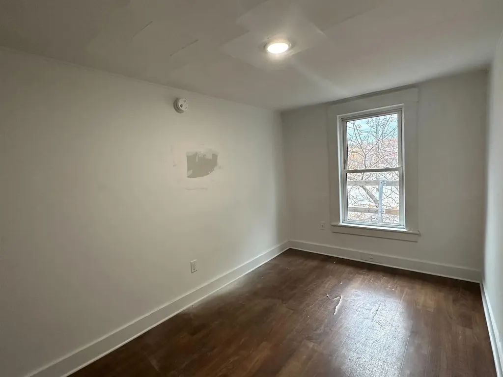 261 Union Avenue Laconia NH 03264