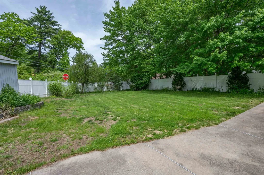 192 Searles Road Nashua NH 03062