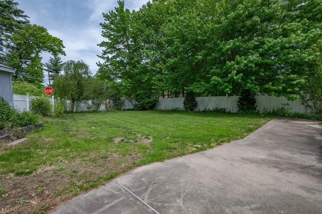 192 Searles Road Nashua NH 03062