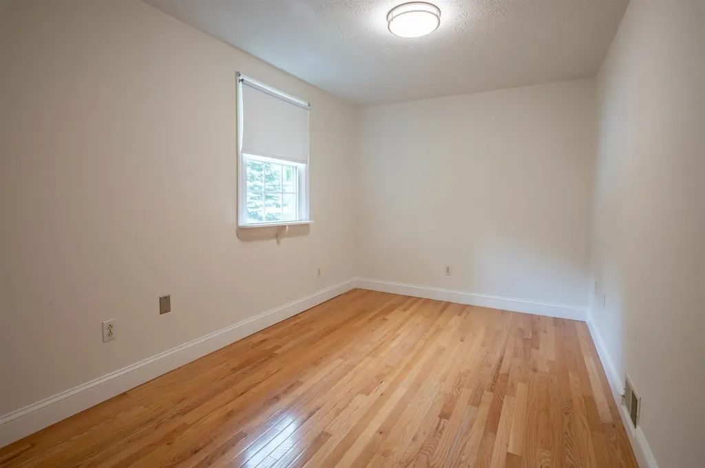 192 Searles Road Nashua NH 03062