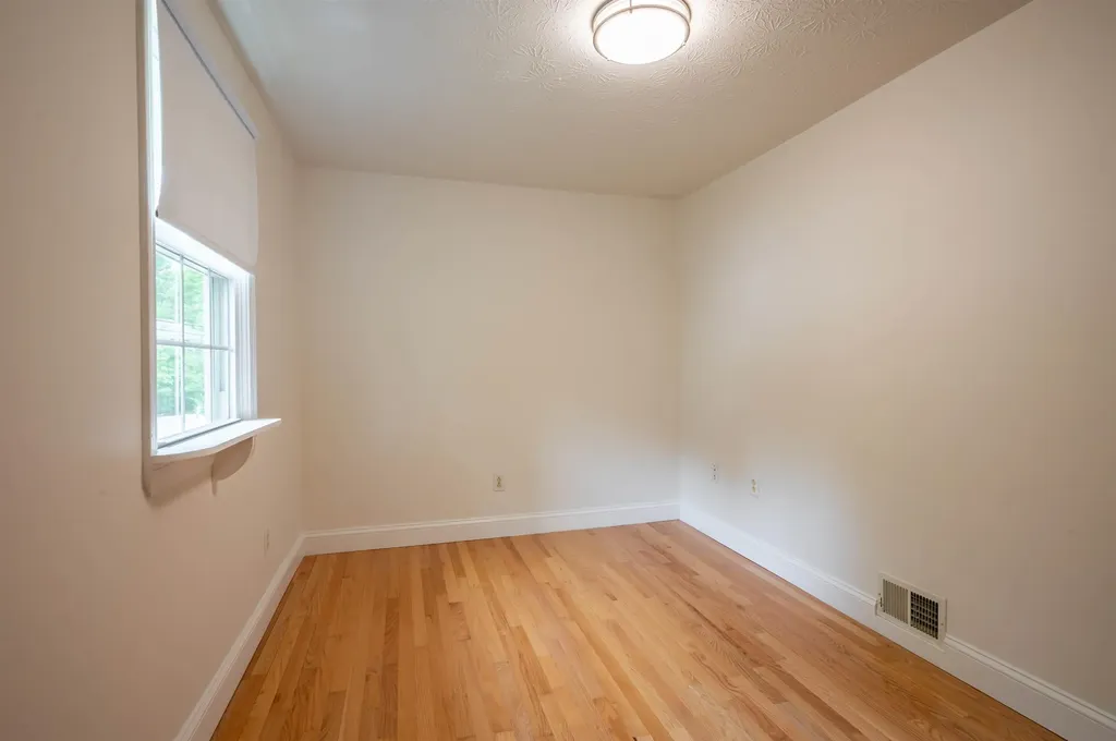192 Searles Road Nashua NH 03062