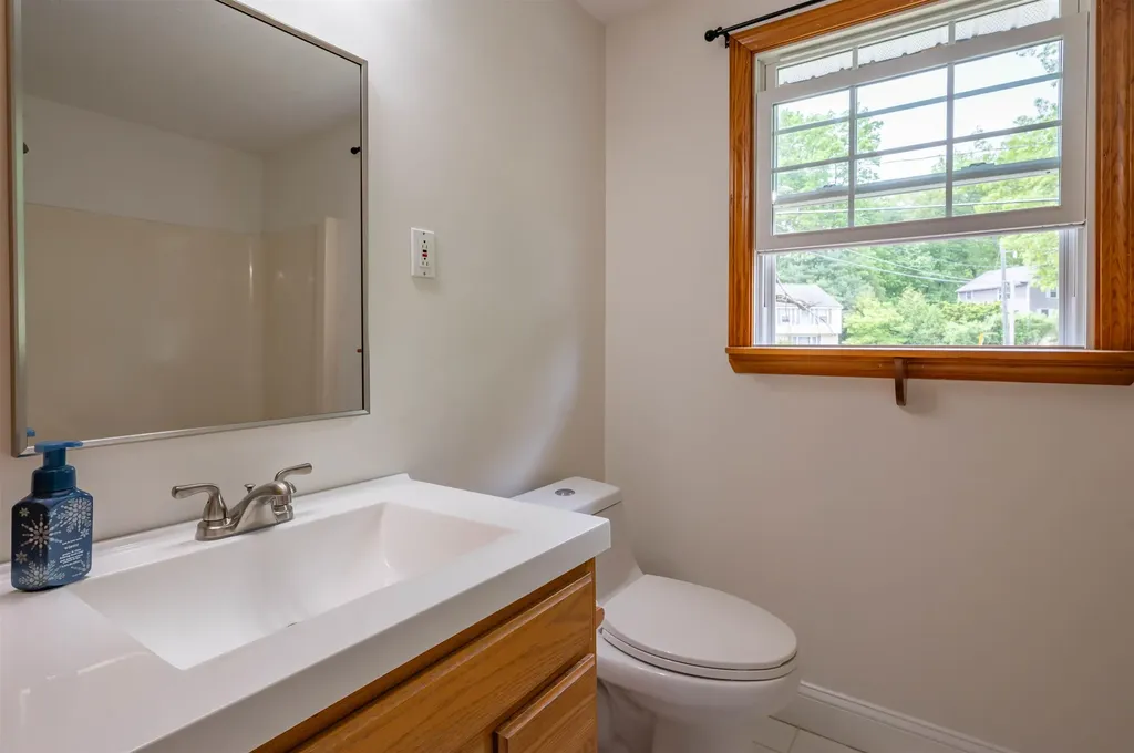 192 Searles Road Nashua NH 03062