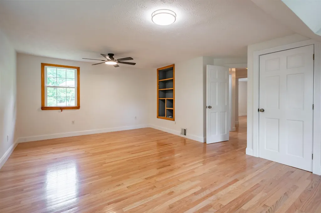 192 Searles Road Nashua NH 03062