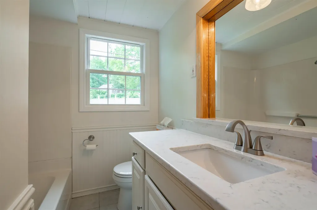 192 Searles Road Nashua NH 03062