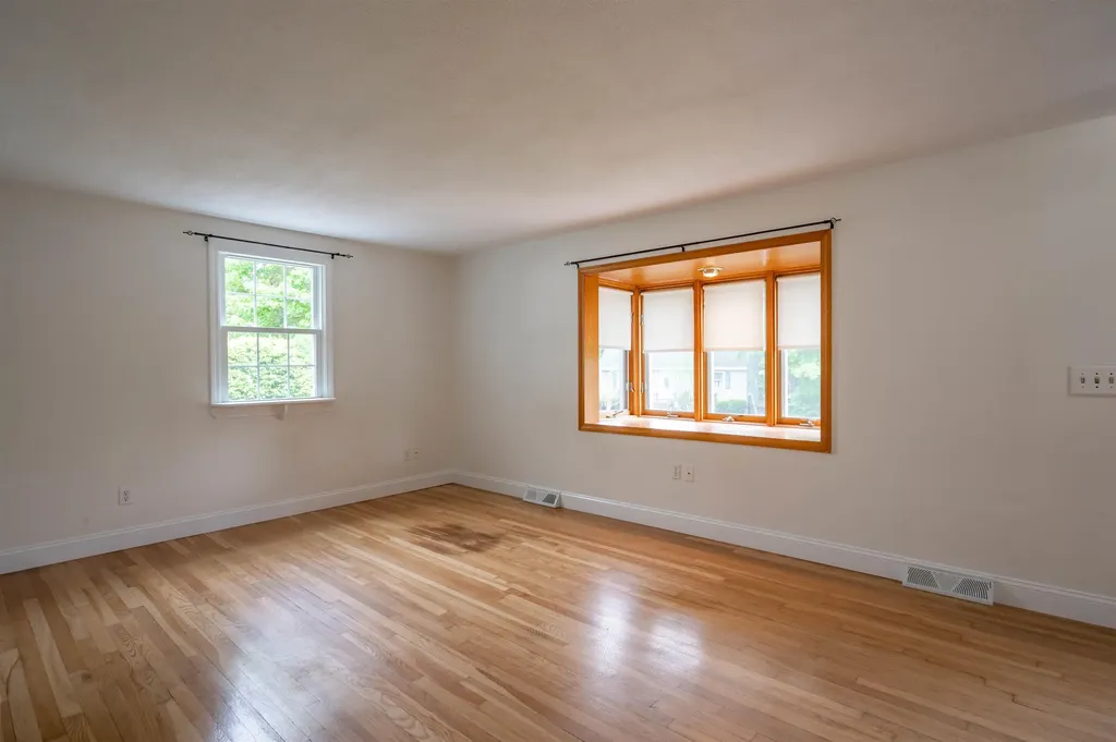192 Searles Road Nashua NH 03062