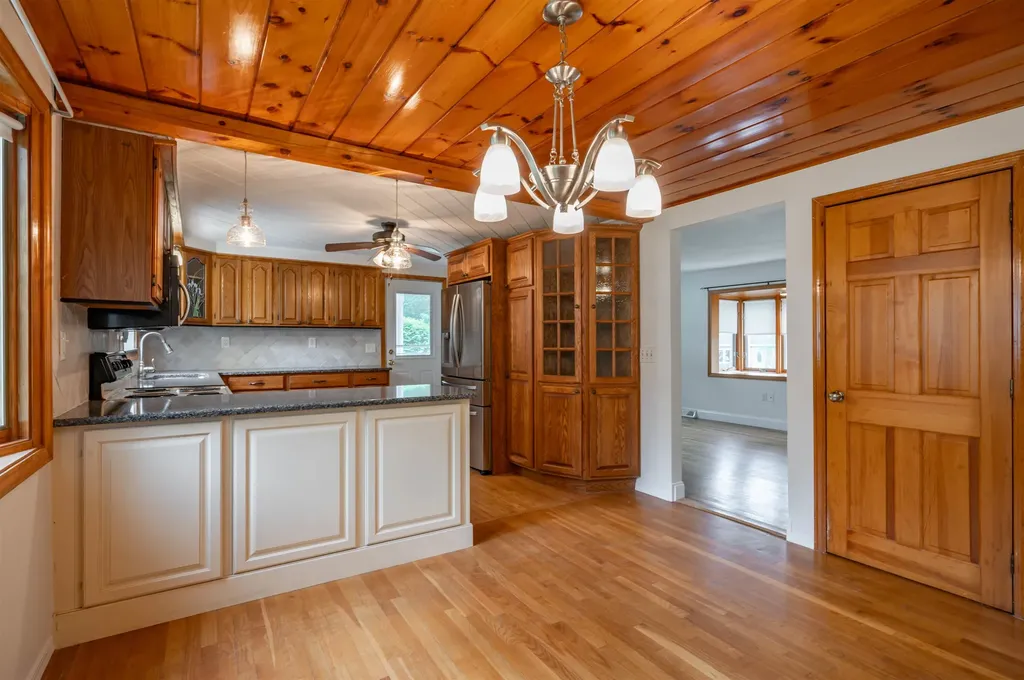 192 Searles Road Nashua NH 03062