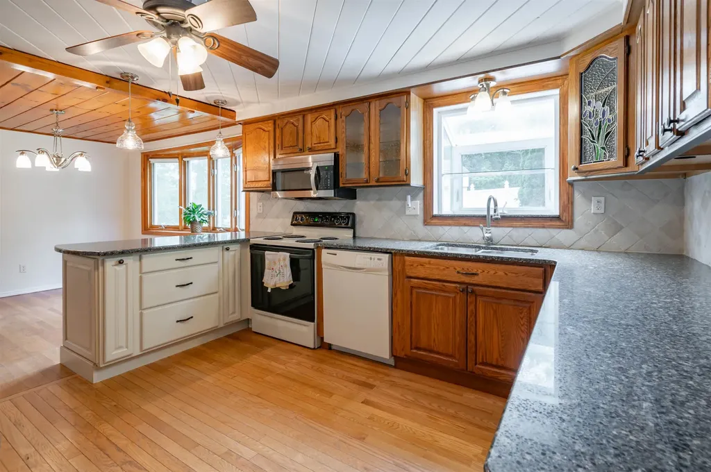 192 Searles Road Nashua NH 03062