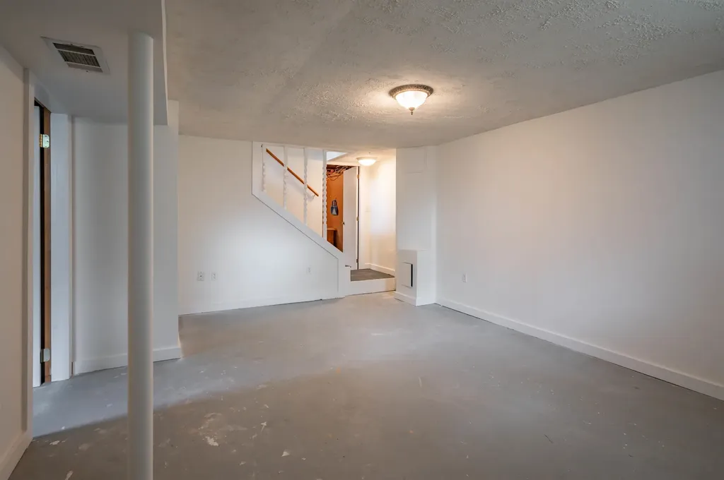 192 Searles Road Nashua NH 03062