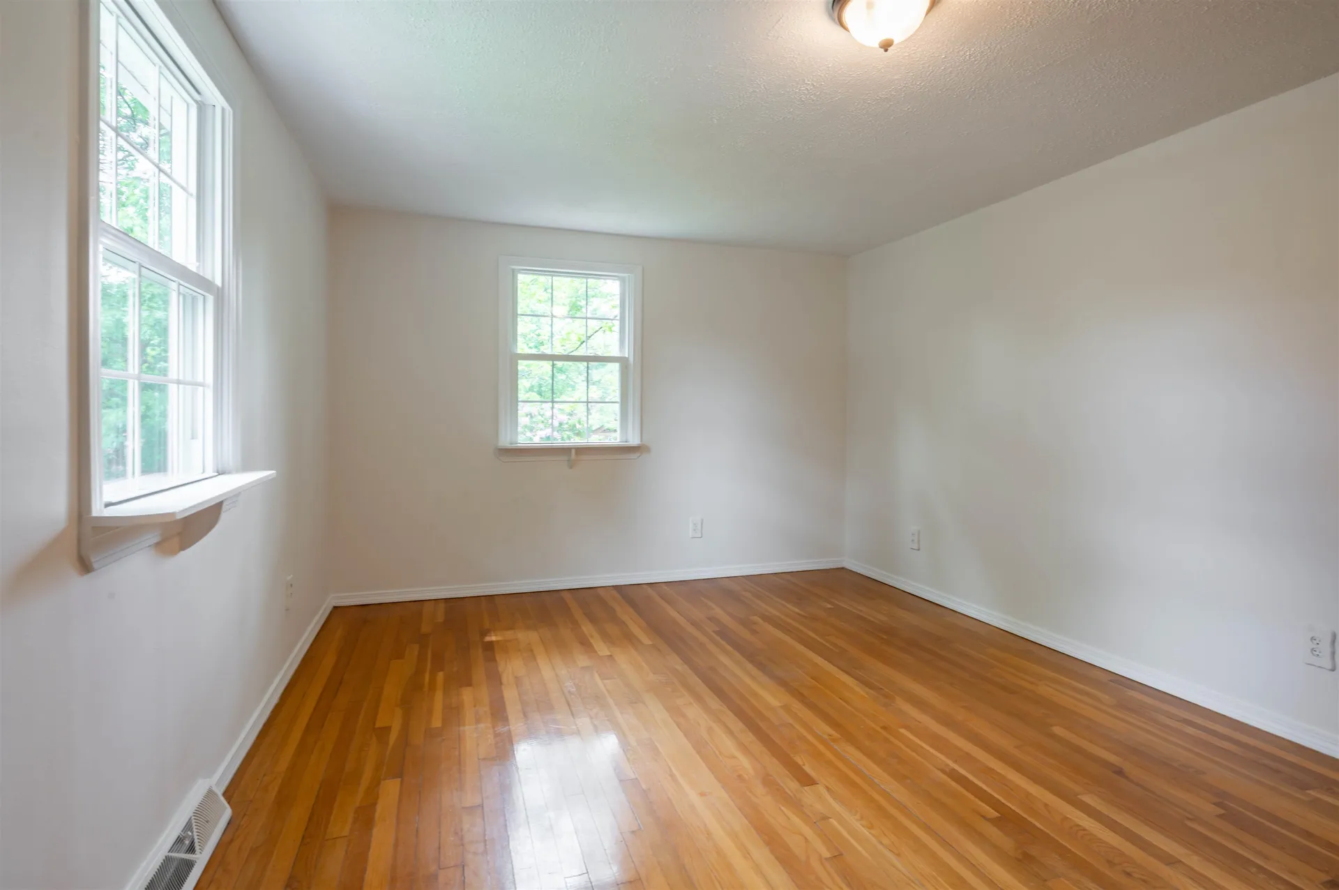 192 Searles Road Nashua NH 03062