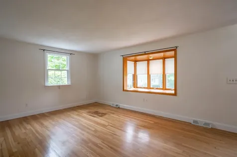 192 Searles Road Nashua NH 03062