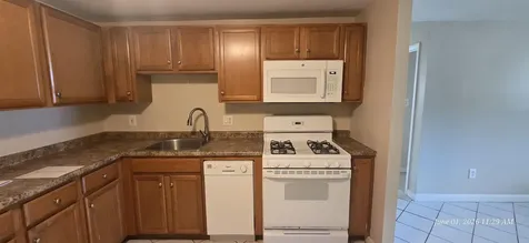 11 Lancelot Court Salem NH 03079