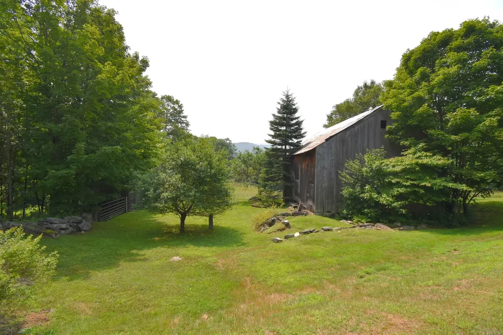 160 Parshley Road Vershire VT 05079