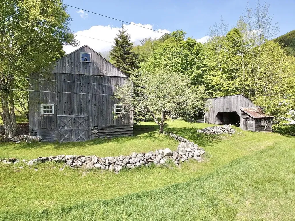 160 Parshley Road Vershire VT 05079