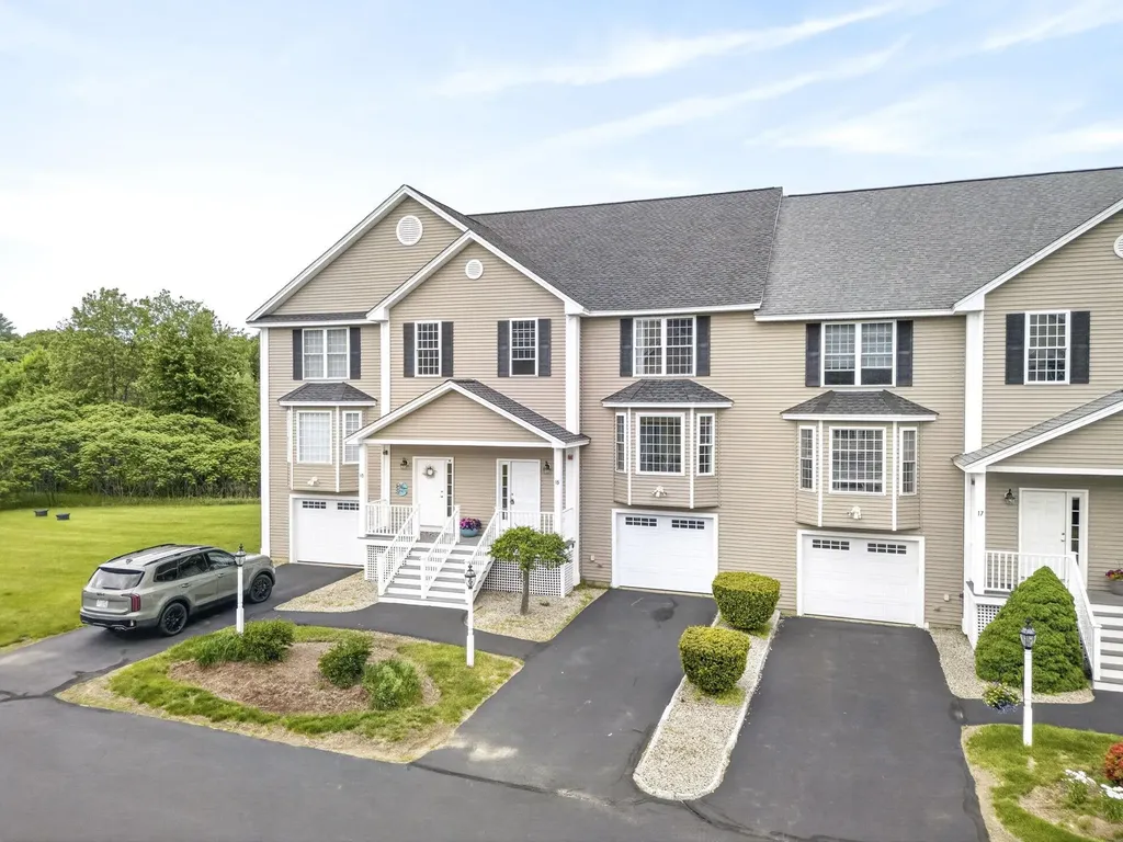 15 Shaker Heights Lane Chester NH 03036