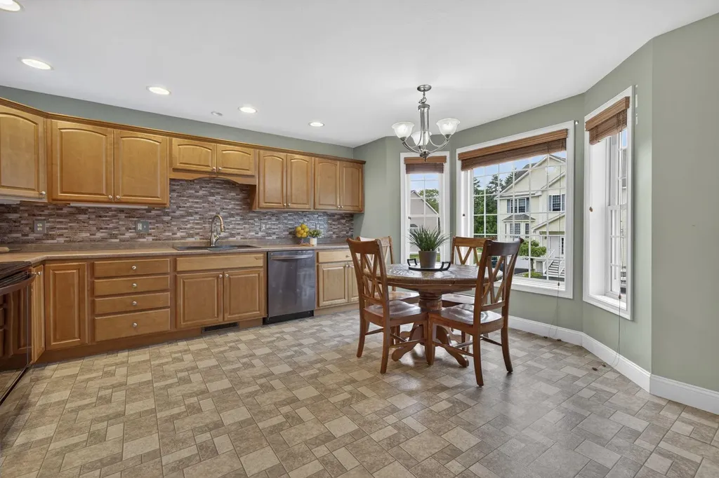 15 Shaker Heights Lane Chester NH 03036