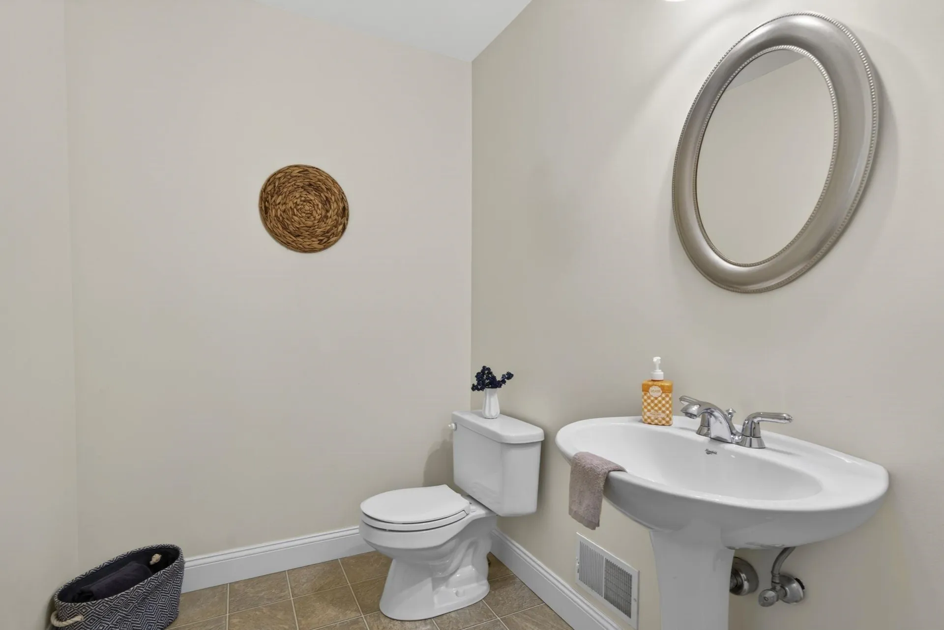 15 Shaker Heights Lane Chester NH 03036