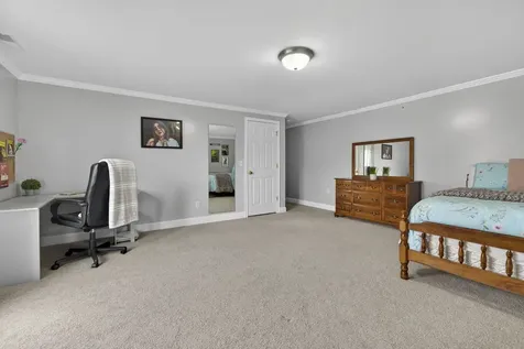 15 Shaker Heights Lane Chester NH 03036