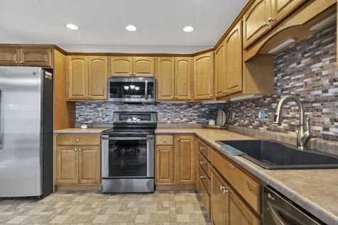 15 Shaker Heights Lane Chester NH 03036
