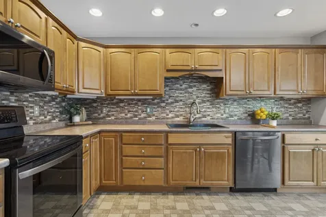 15 Shaker Heights Lane Chester NH 03036