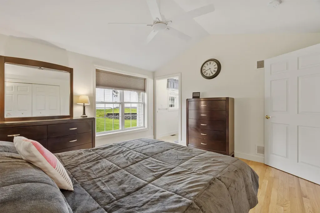 22 Dixon Drive Litchfield NH 03052