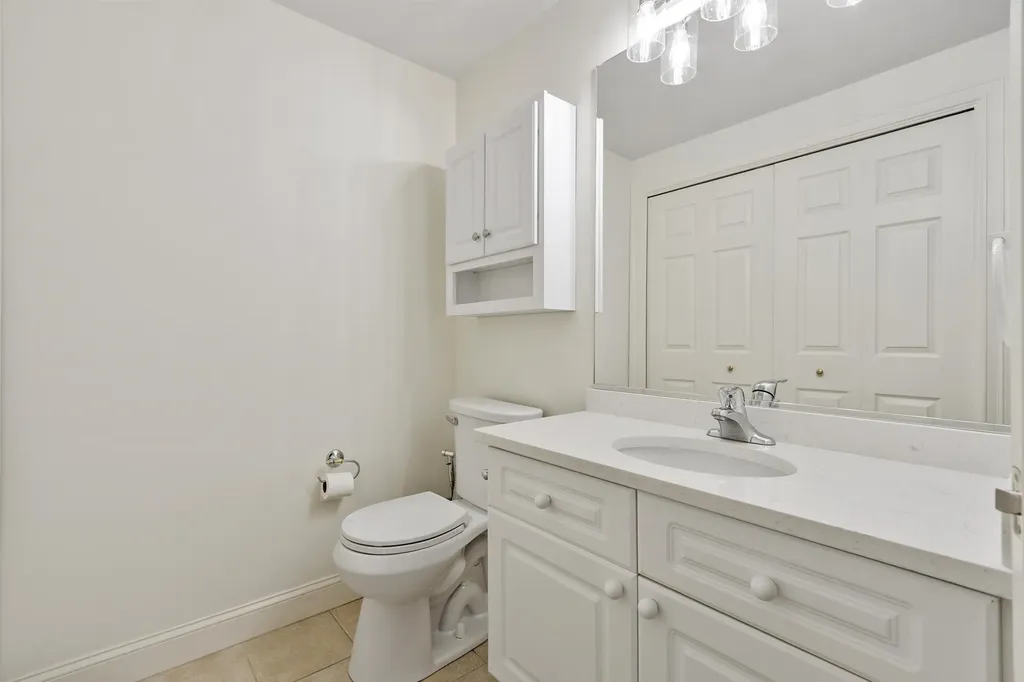 22 Dixon Drive Litchfield NH 03052