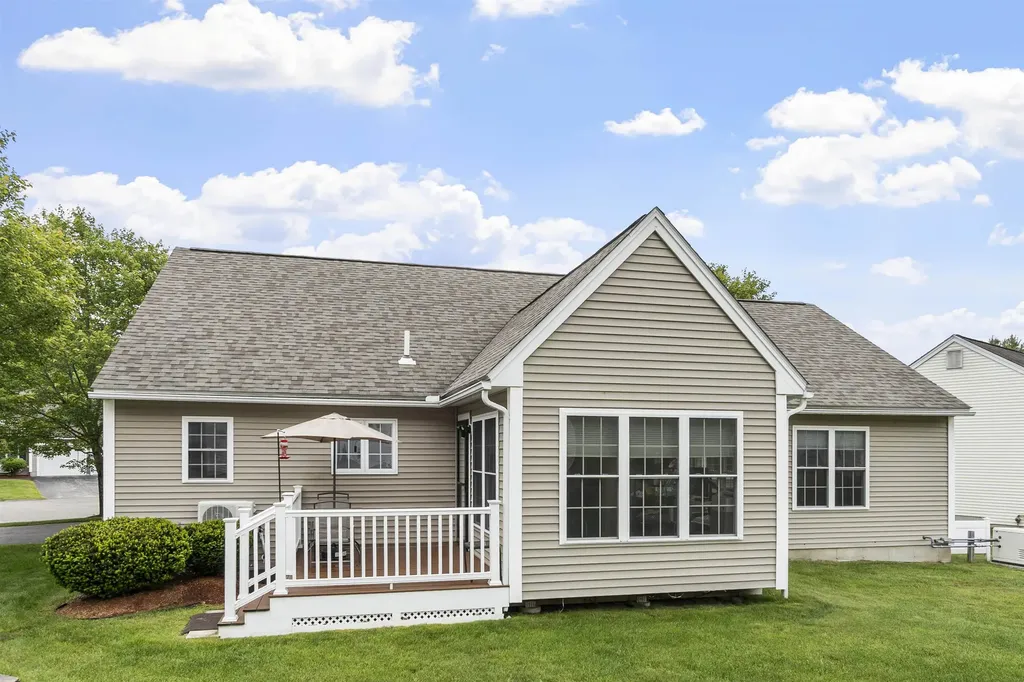 22 Dixon Drive Litchfield NH 03052