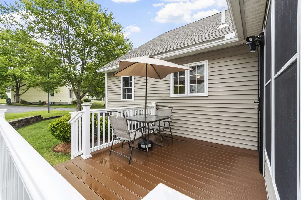 22 Dixon Drive Litchfield NH 03052