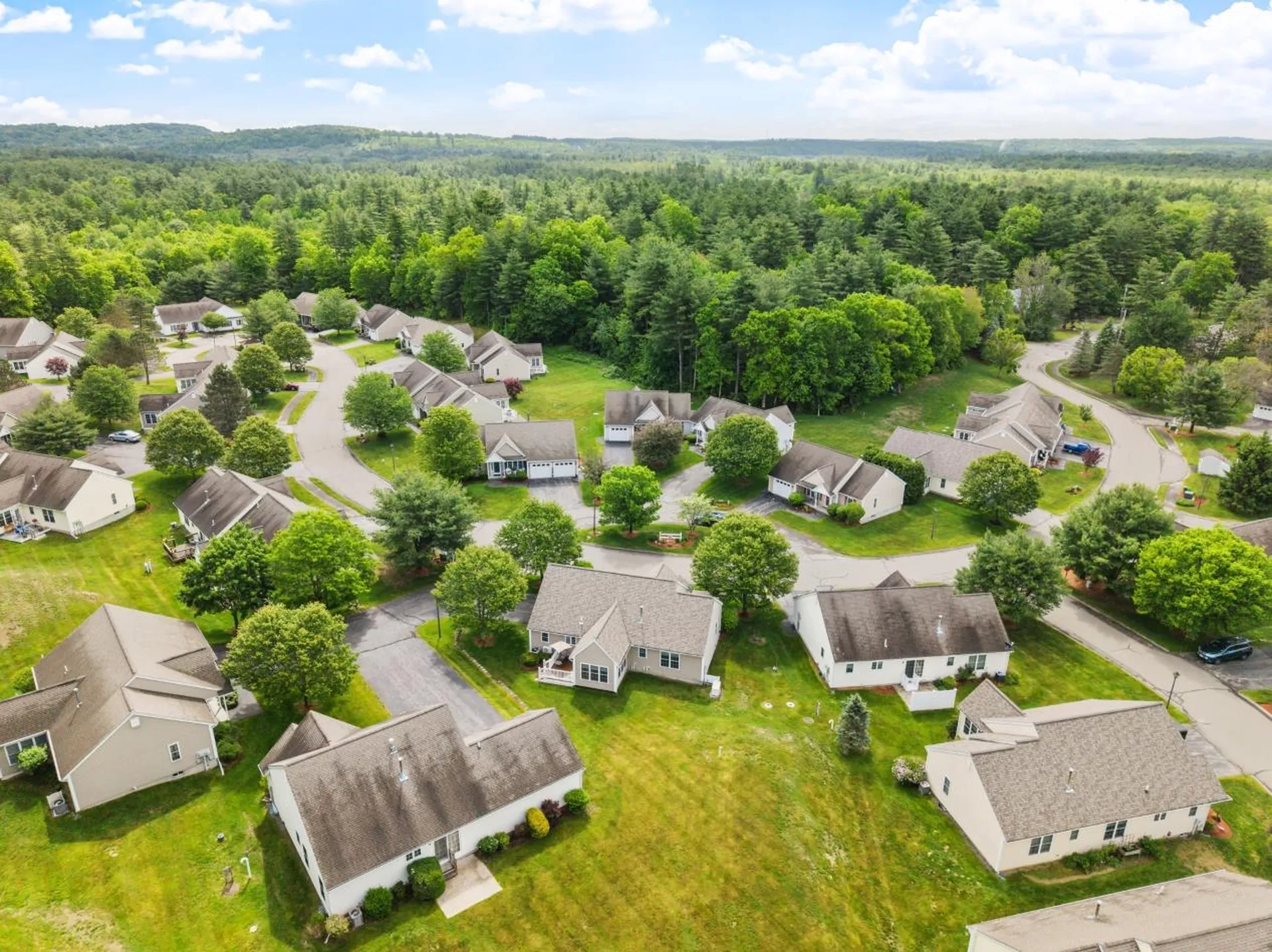 22 Dixon Drive Litchfield NH 03052