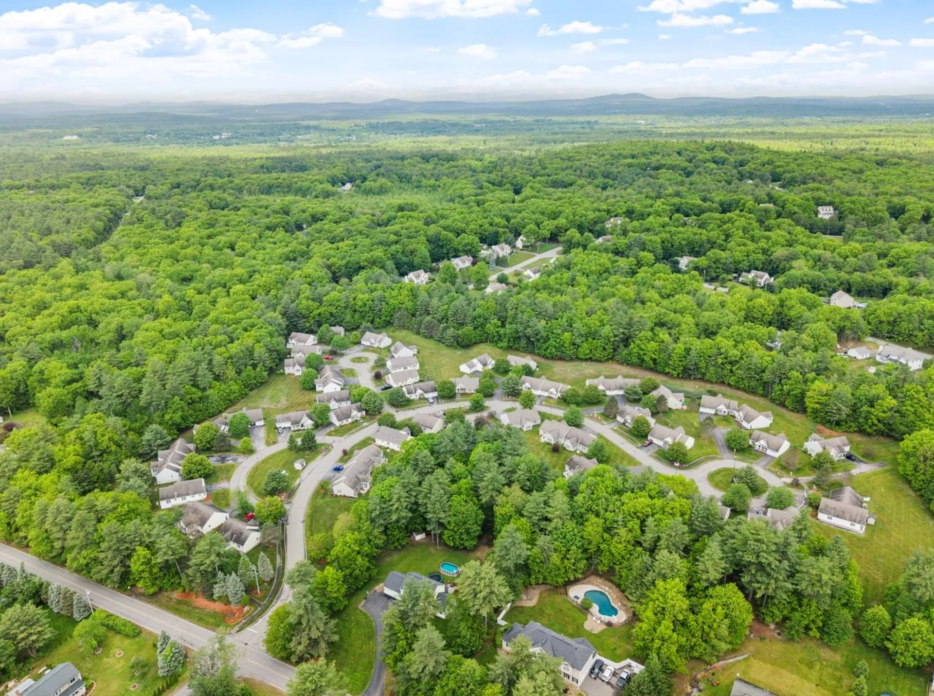 22 Dixon Drive Litchfield NH 03052