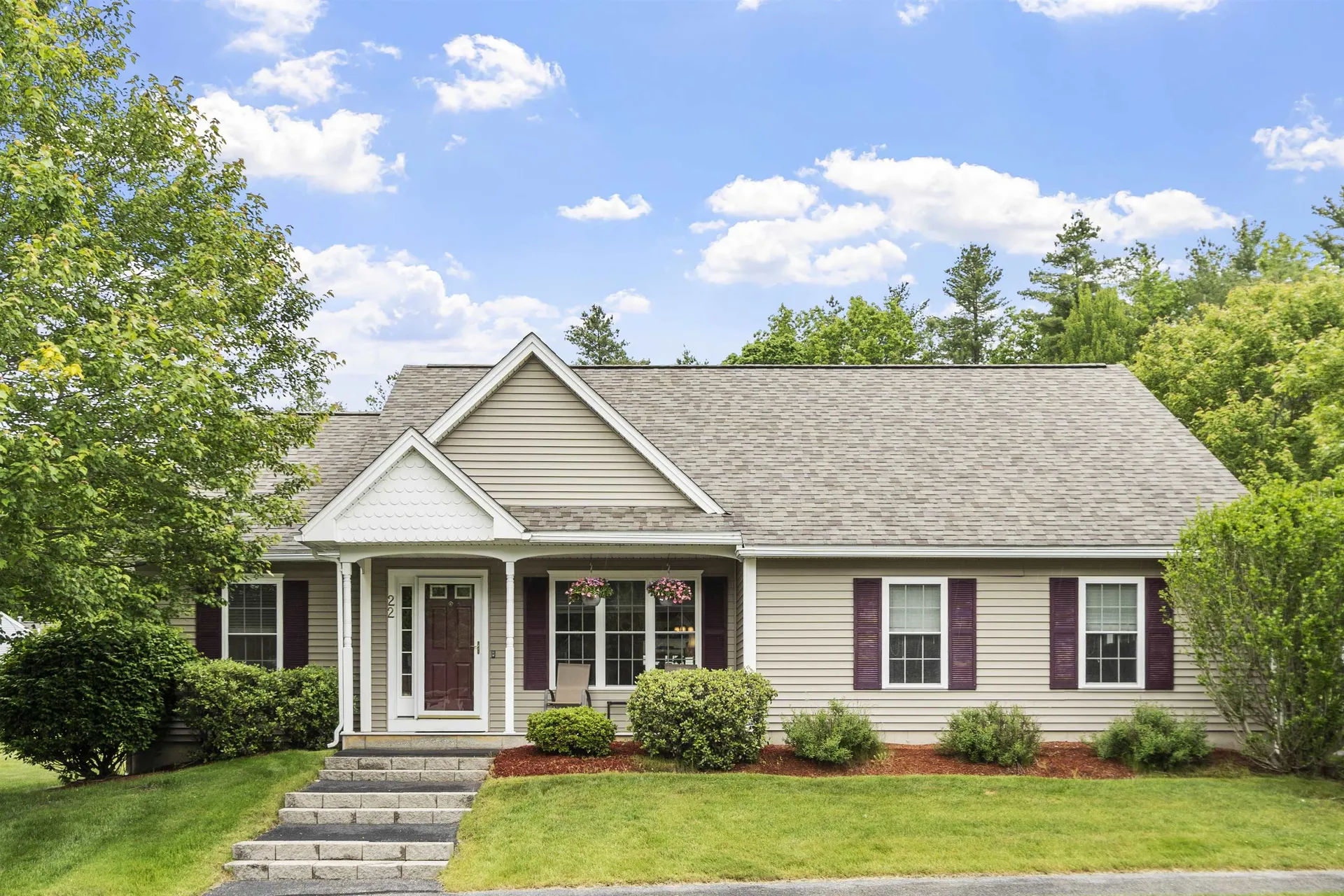 22 Dixon Drive Litchfield NH 03052