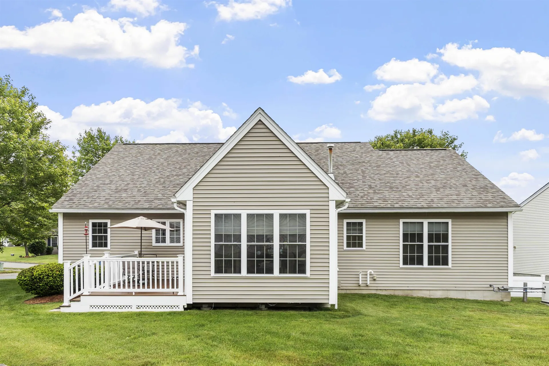 22 Dixon Drive Litchfield NH 03052