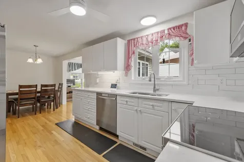 22 Dixon Drive Litchfield NH 03052