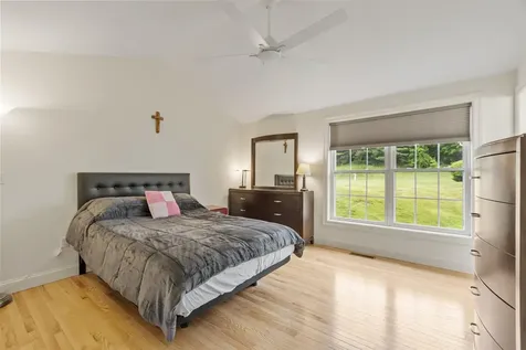 22 Dixon Drive Litchfield NH 03052