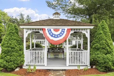 22 Dixon Drive Litchfield NH 03052