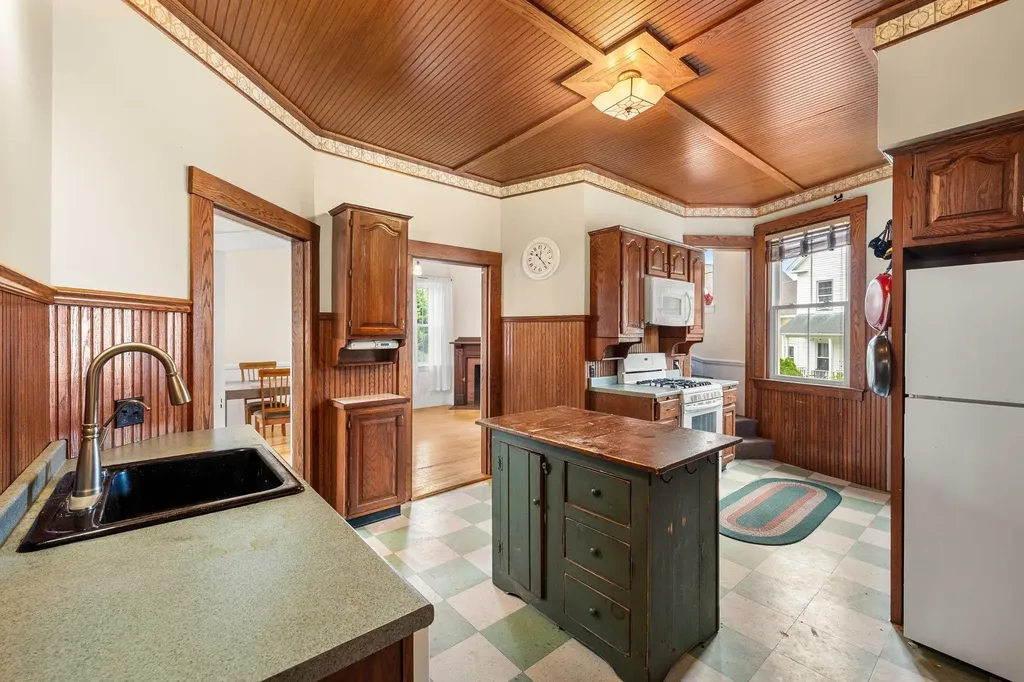 30 Abbott Street Nashua NH 03064