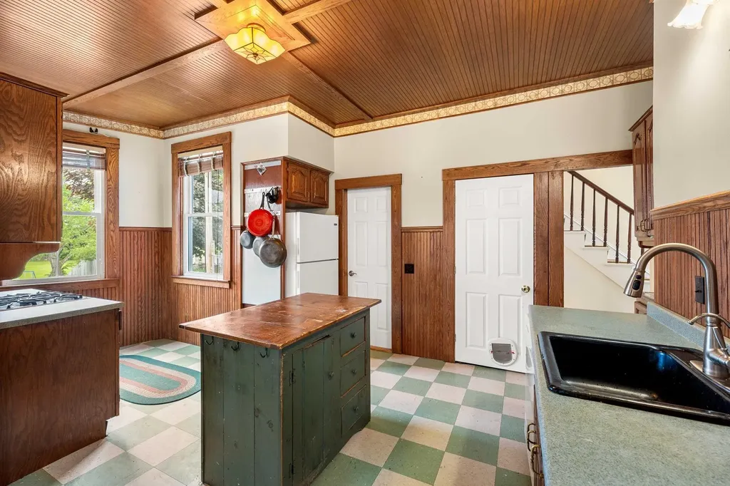 30 Abbott Street Nashua NH 03064