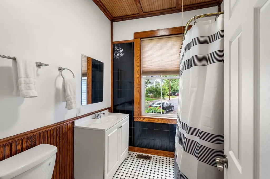 30 Abbott Street Nashua NH 03064