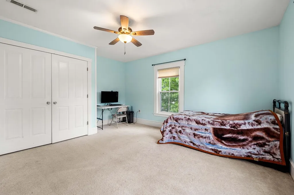 30 Abbott Street Nashua NH 03064