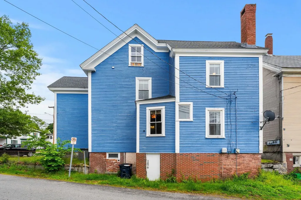 30 Abbott Street Nashua NH 03064