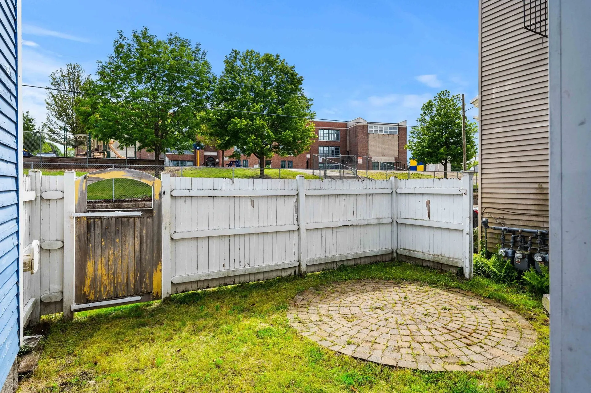 30 Abbott Street Nashua NH 03064