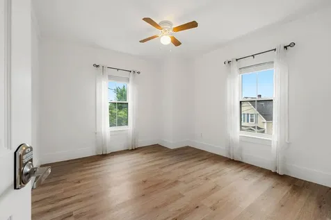 30 Abbott Street Nashua NH 03064