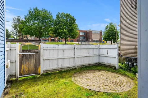 30 Abbott Street Nashua NH 03064